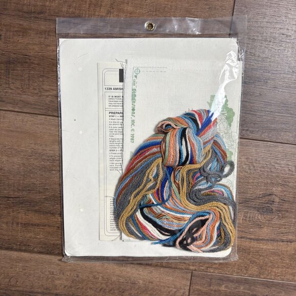 Dimensions Amish Pastimes Crewel Embroidery Kit New Sealed #1339 Vintage 18”x10” - Picture 3 of 4